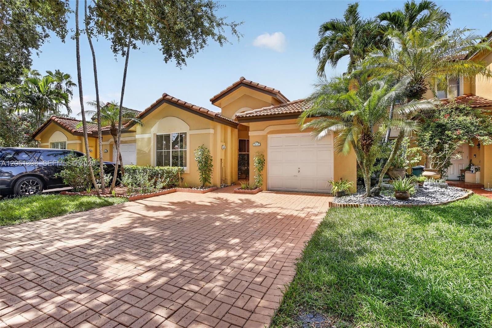 14147 N Forest Oak Circle, Davie, FL 33325