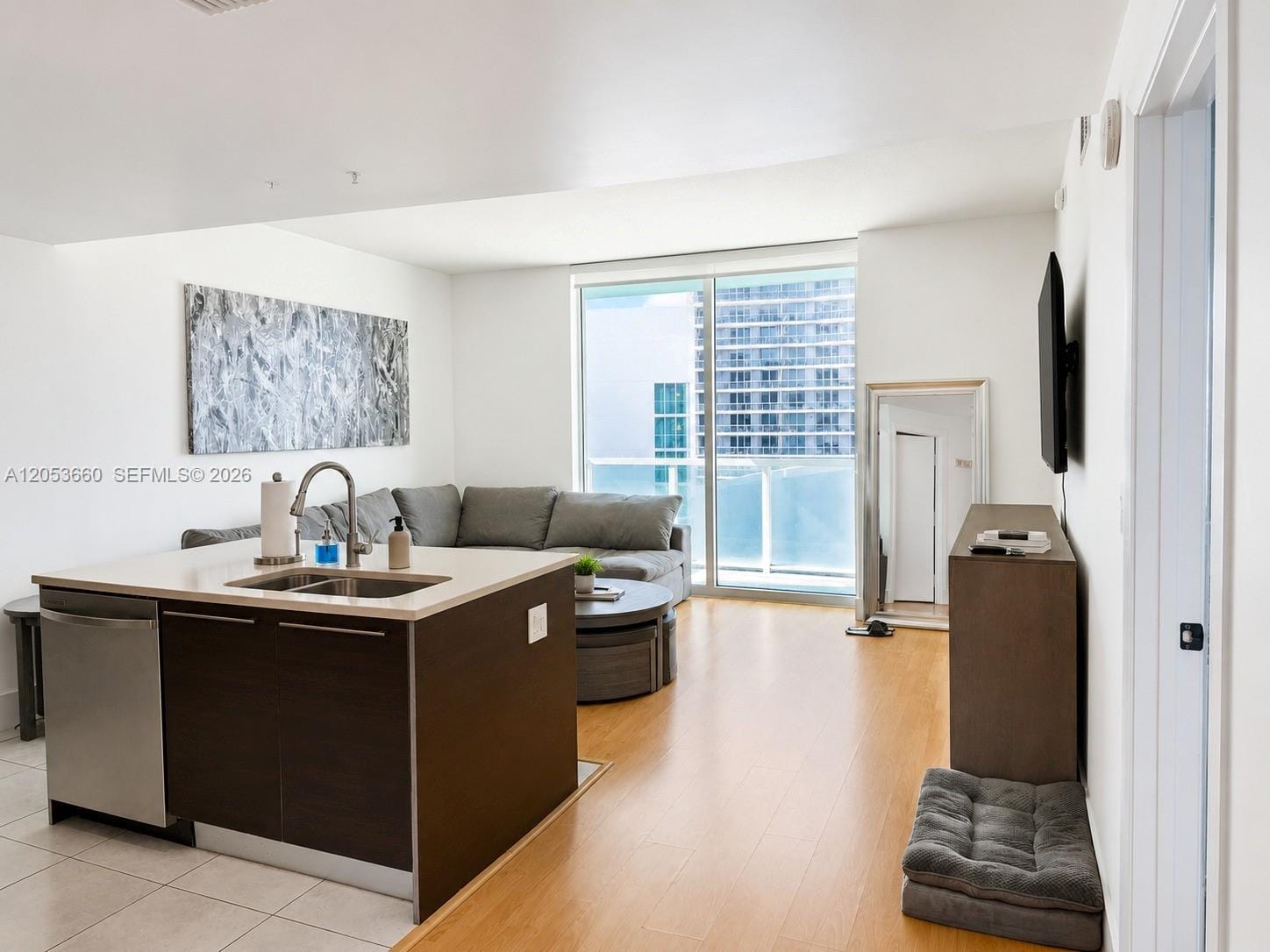 1900 N Bayshore Drive 3807 — photo 2