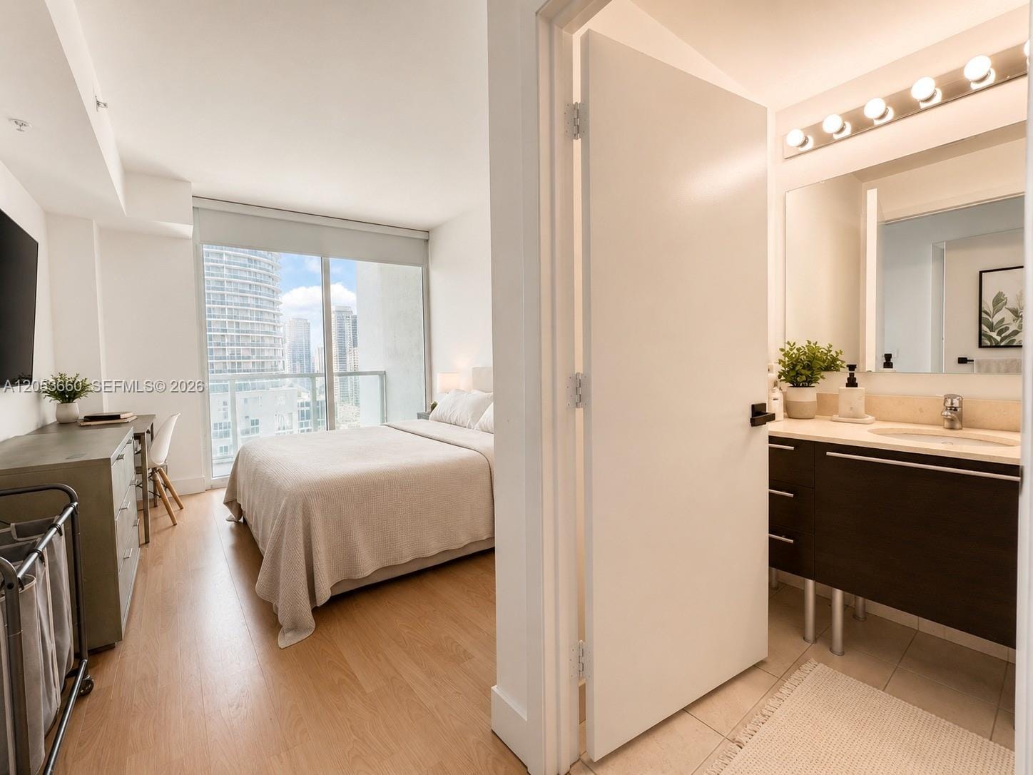 1900 N Bayshore Drive 3807 — photo 10