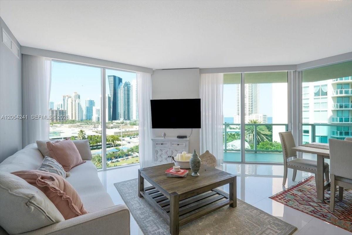 250 Sunny Isles Boulevard 3-902, Sunny Isles Beach, FL 33160 photo 2
