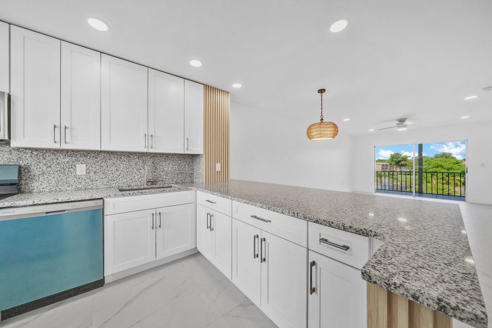 9880 Marina Boulevard 1536 — photo 11