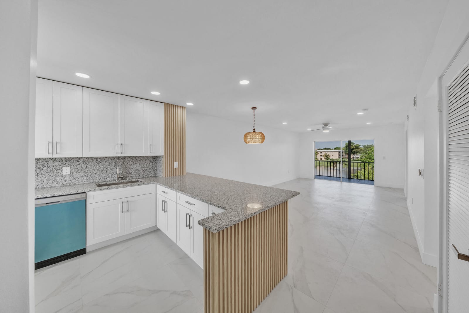 9880 Marina Boulevard 1536 — photo 10