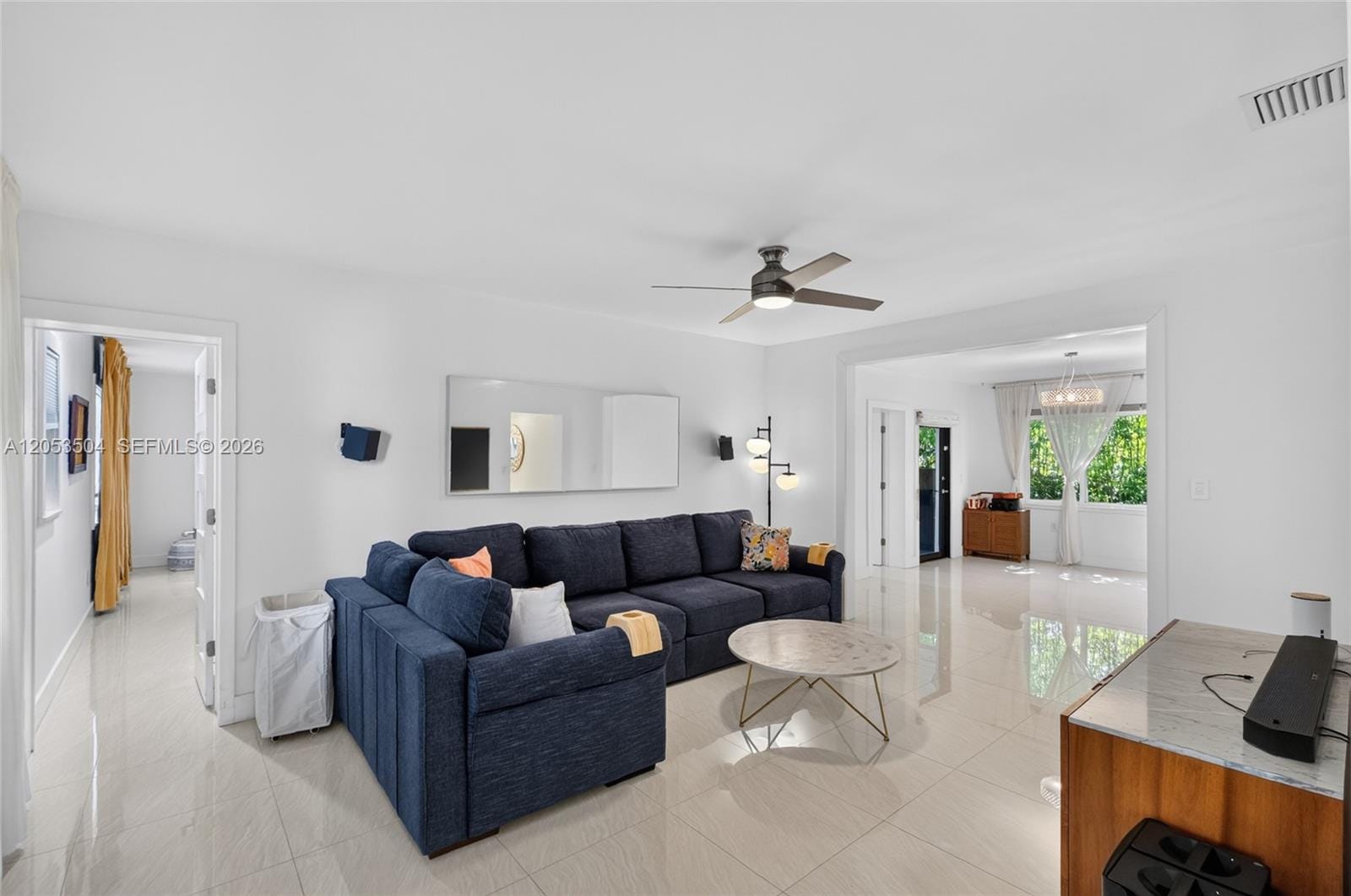 2543 SW 15th Street — photo 3