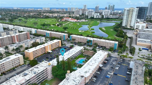 201 NE 14th Avenue 8C, Hallandale Beach, FL 33009