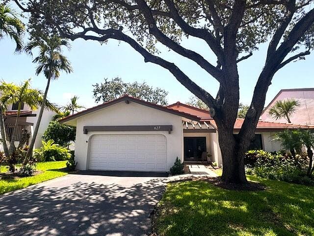 627 Hollows Circle, The Hollows of Deer Creek, Deerfield Beach, FL