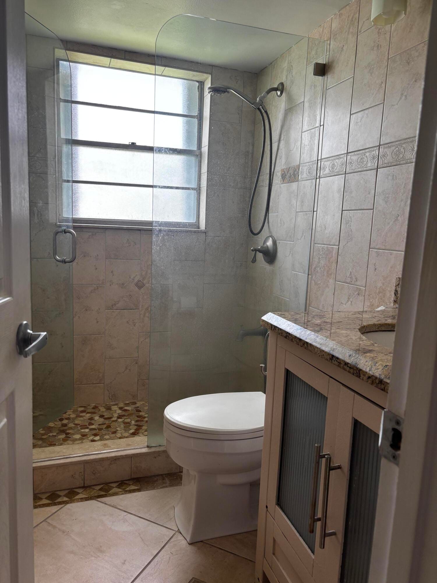 13 CHATHAM A — photo 4