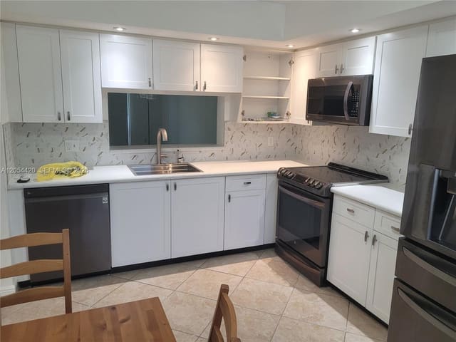 1200 SW 130th Avenue 207G, Pembroke Pines, FL 33027