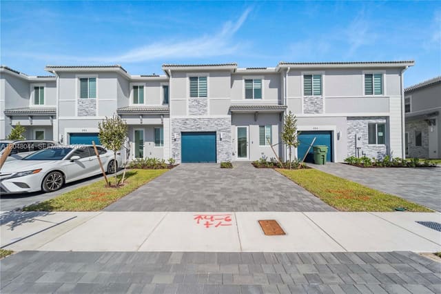 701 SE 13th St Circle, Homestead, FL 33034