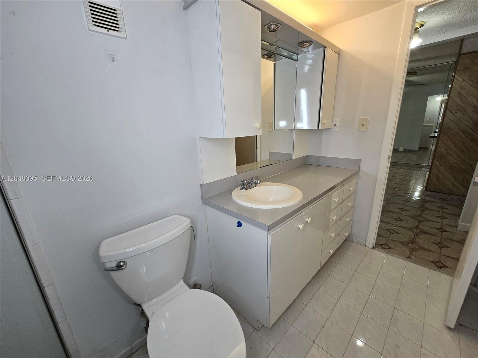 1555 W 44th Place 235, Hialeah, FL 33012 photo 26