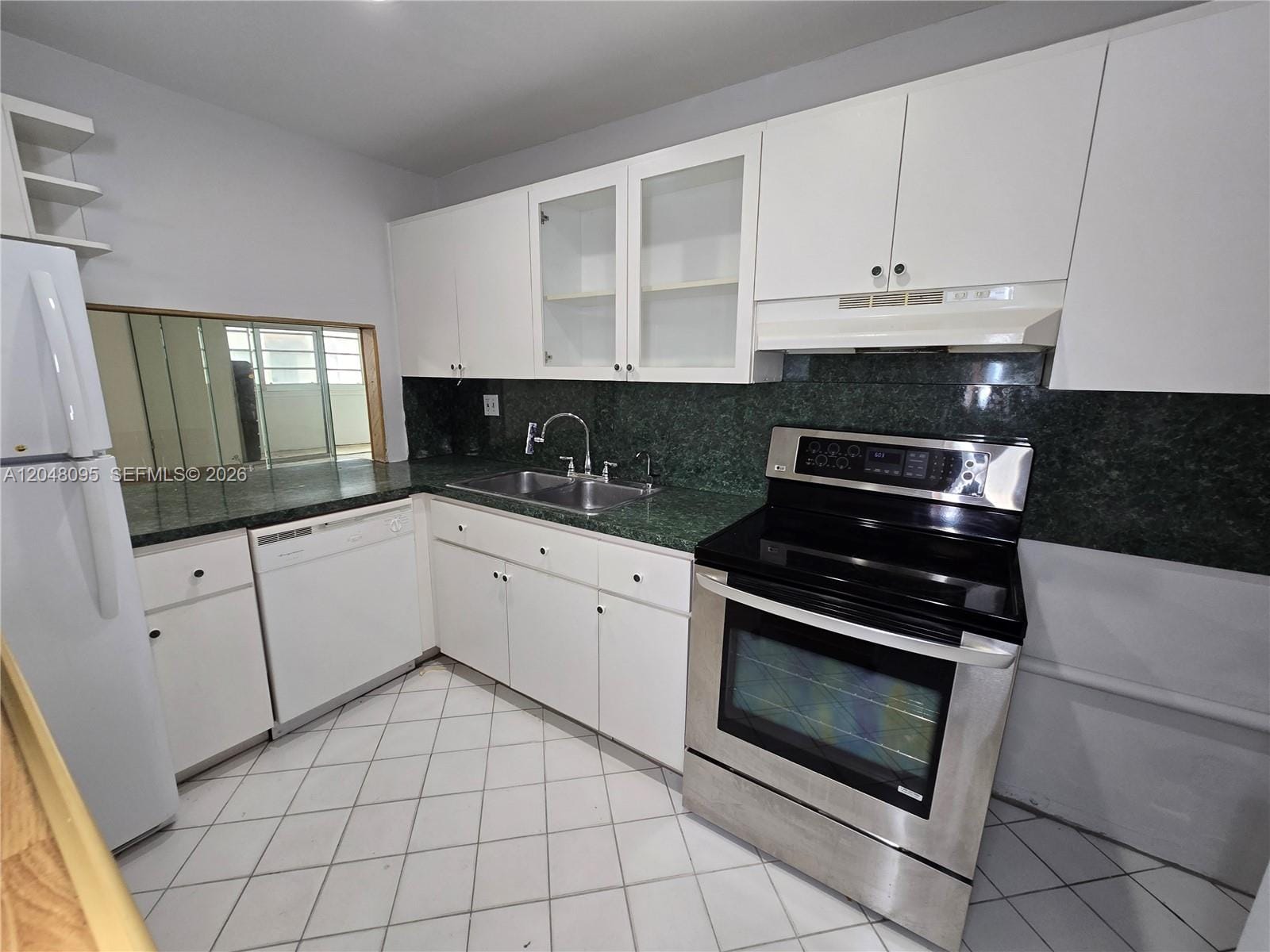 1555 W 44th Place 235, Hialeah, FL 33012 photo 6
