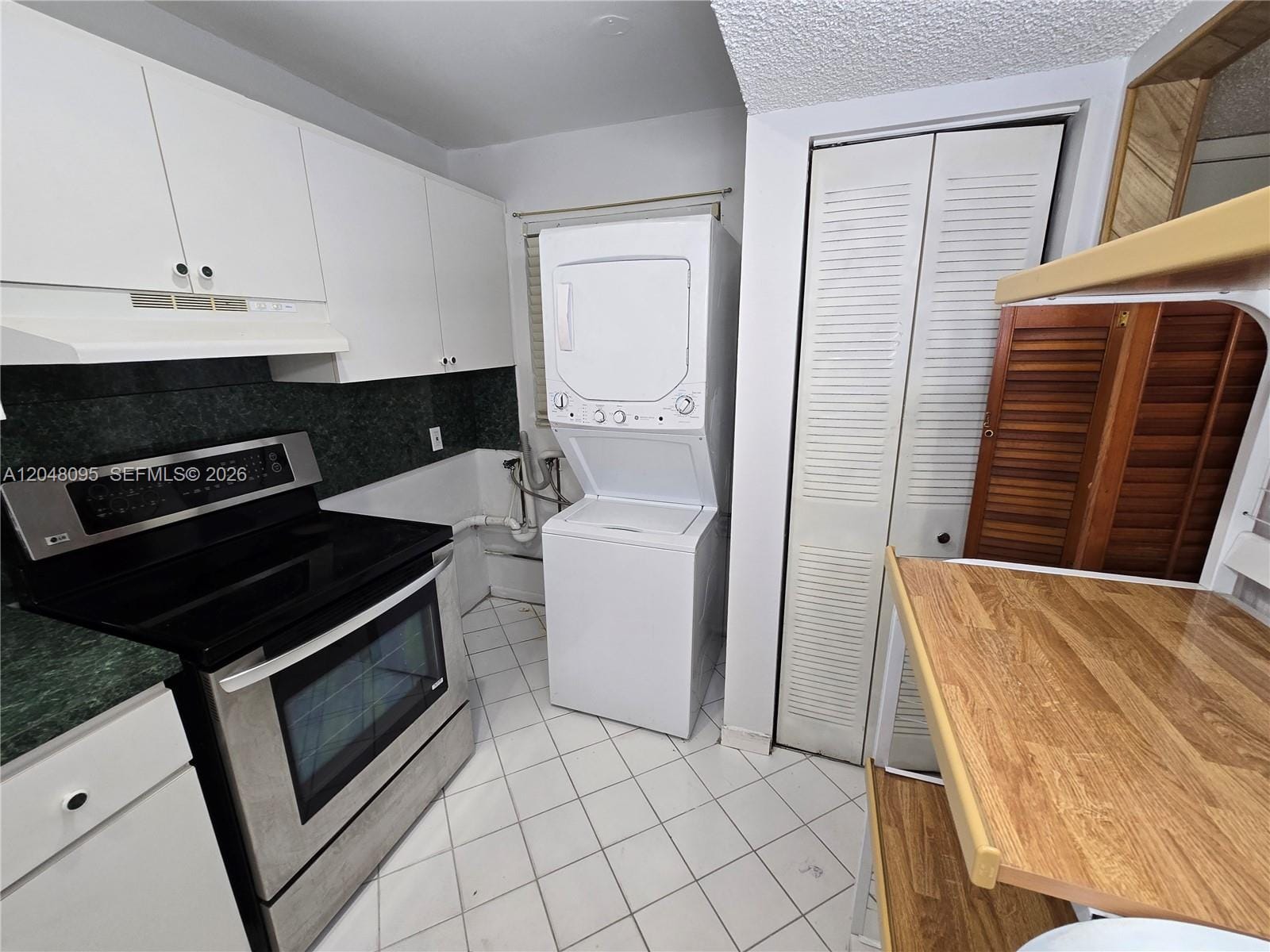 1555 W 44th Place 235, Hialeah, FL 33012 photo 9