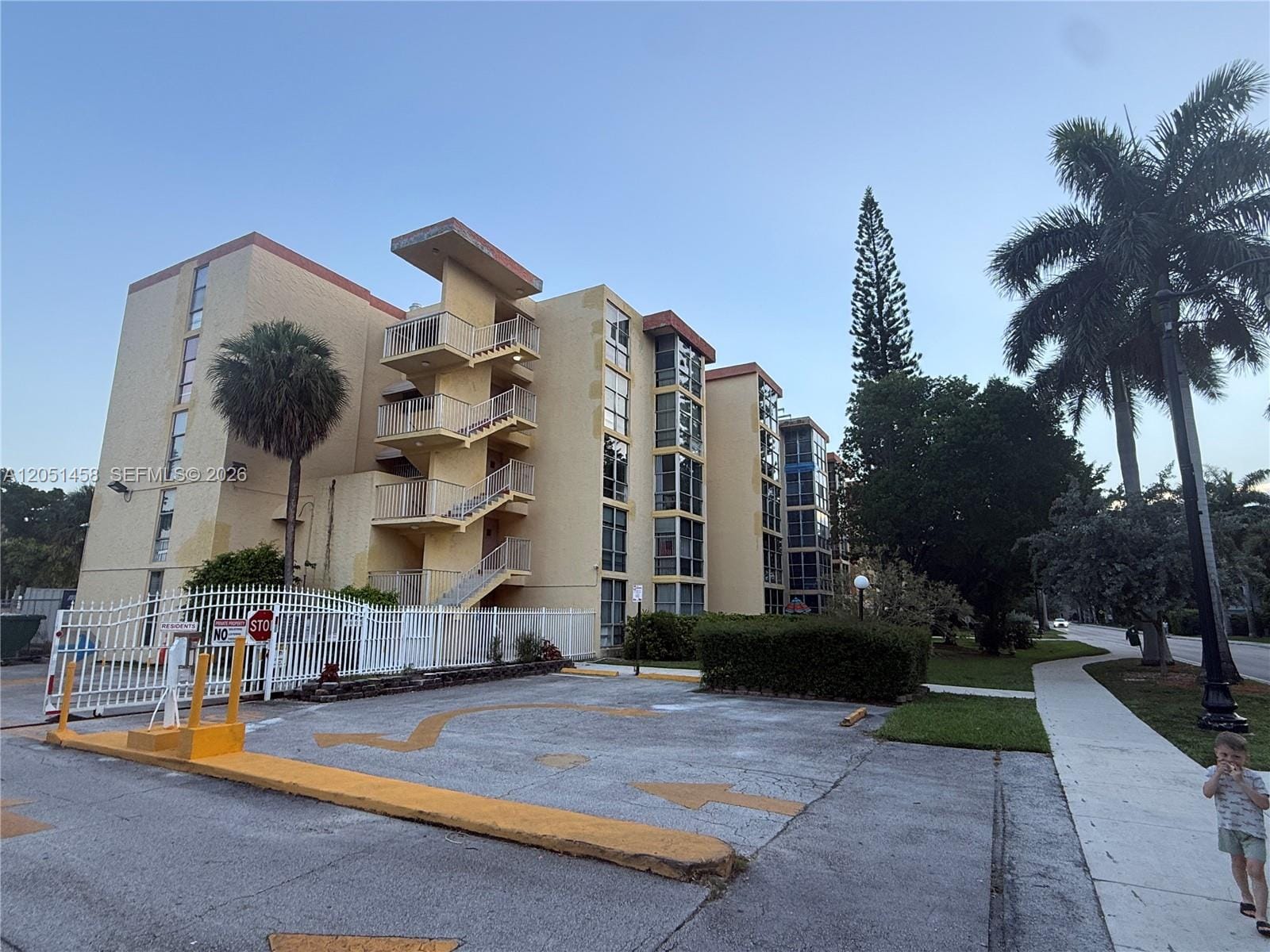 200 172nd Street 416, Sunny Isles Beach, FL 33160 photo 20