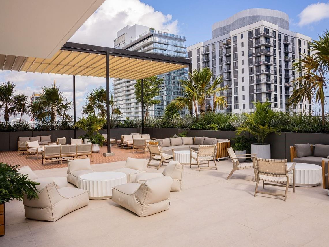 11 NE 6th Street 2102, Miami, FL 33132 photo 28