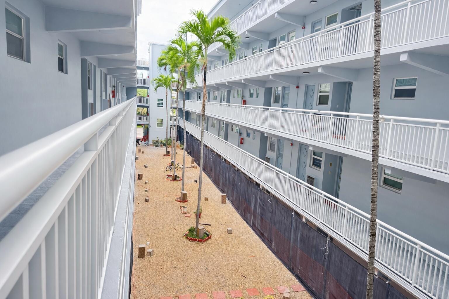 215 SE 3RD Avenue 306D, Hallandale Beach, FL 33009