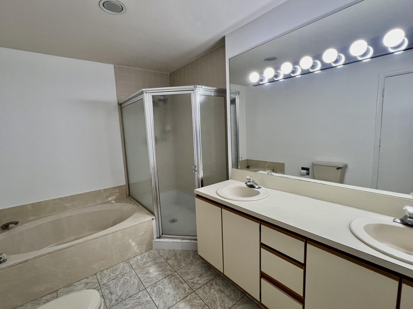 108 Half Moon Circle B3 — photo 5