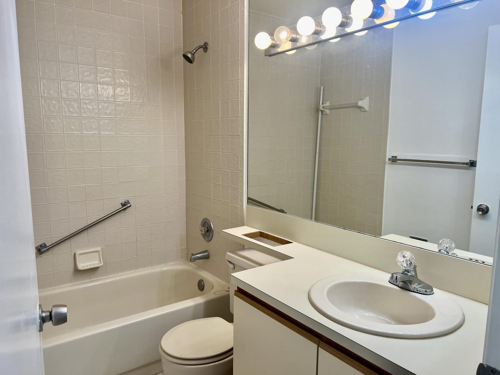 108 Half Moon Circle B3 — photo 12