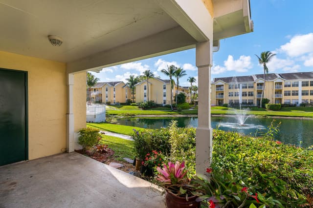 6299 La Costa Drive B, Boca Raton, FL 33433