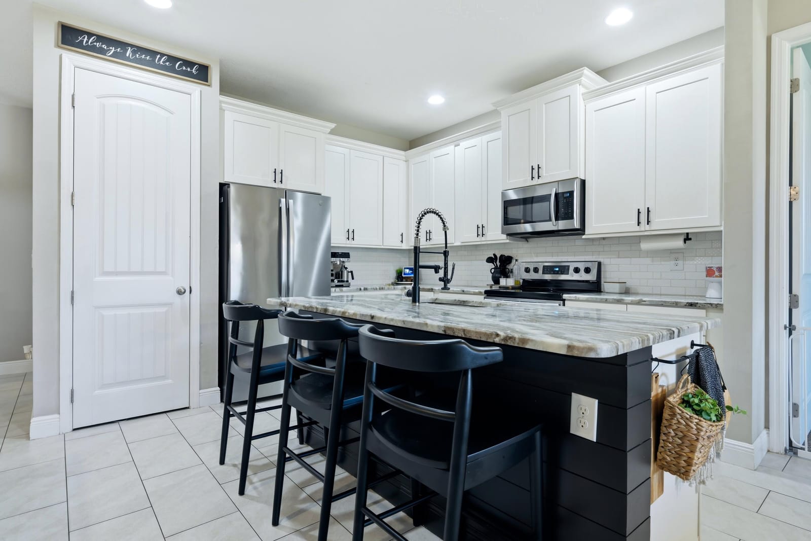 1386 SW Babcock Avenue — photo 8