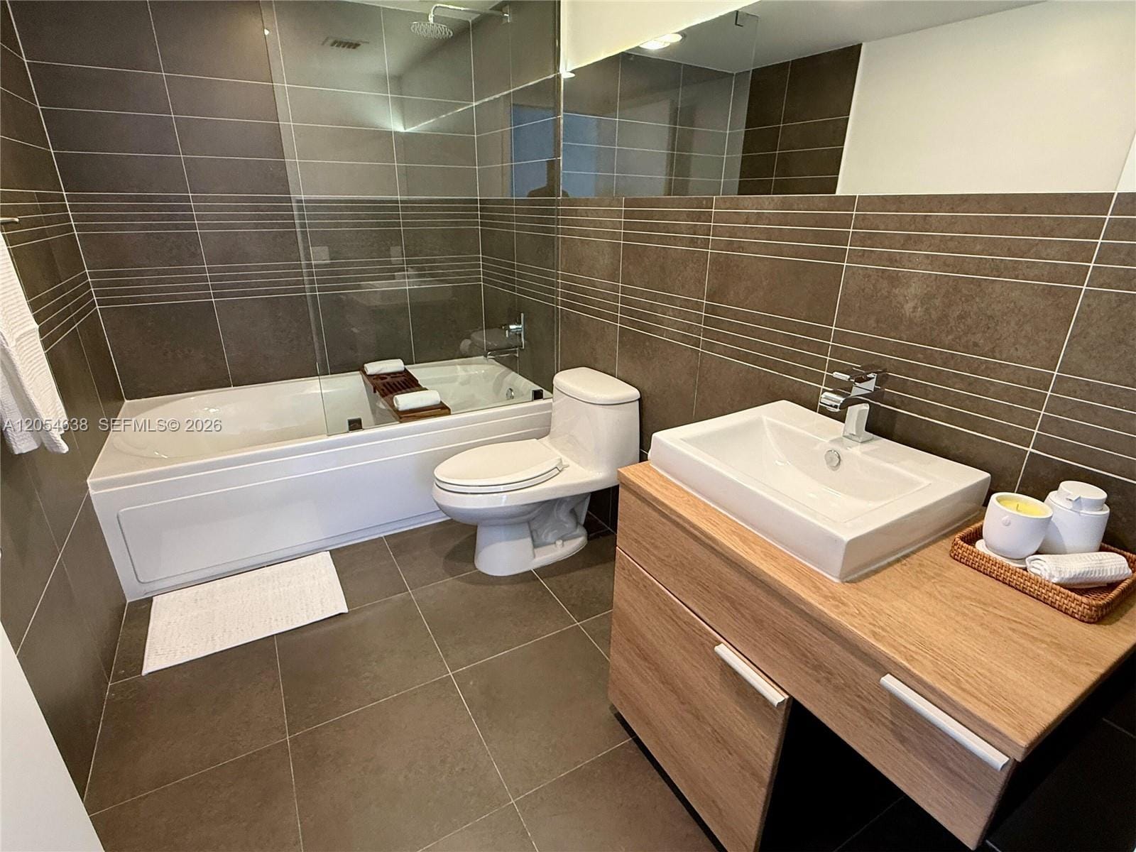 2155 Washington Court 210, Miami Beach, FL 33139 photo 12