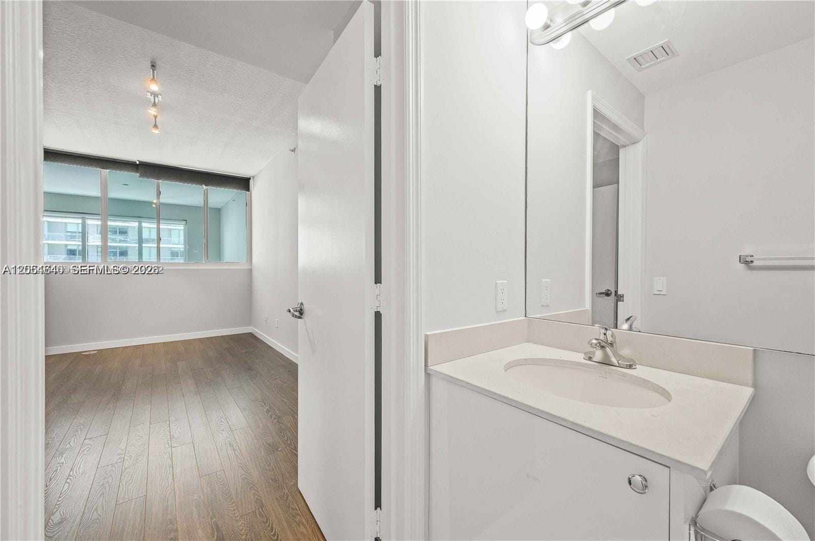 60 SW 13th Street 3618, Miami, FL 33130 photo 14