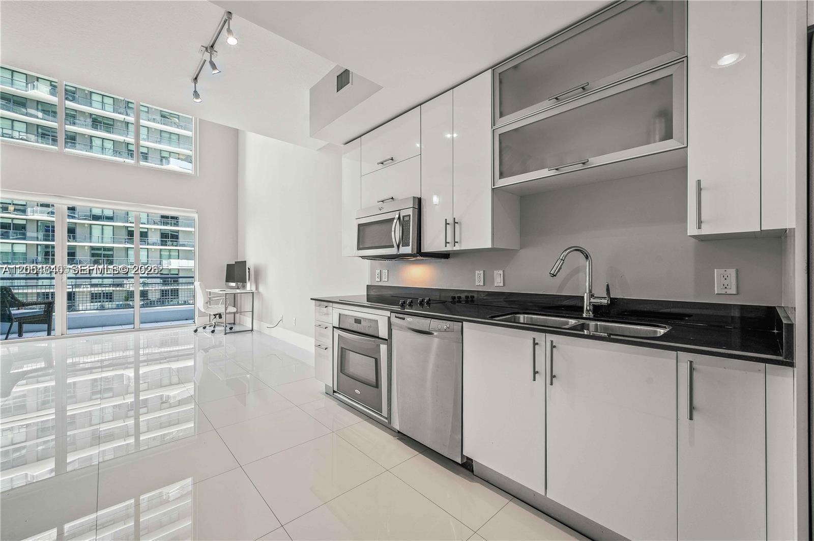 60 SW 13th Street 3618 — photo 3