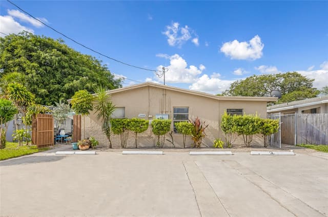 2468 NW 21st Street 2, Fort Lauderdale, FL 33311