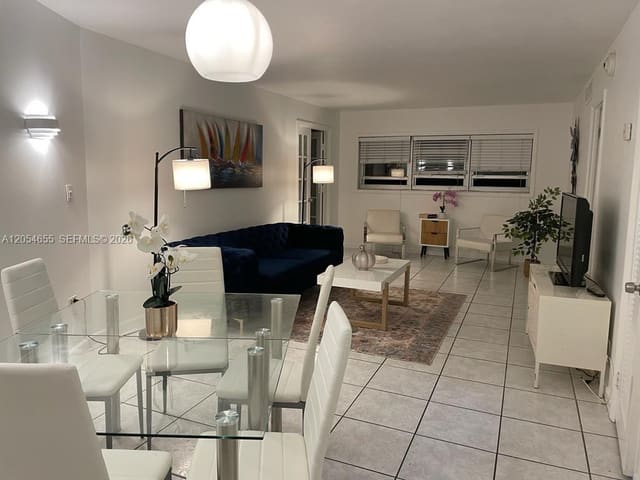 1881 Washington Avenue 4D, Miami Beach, FL 33139