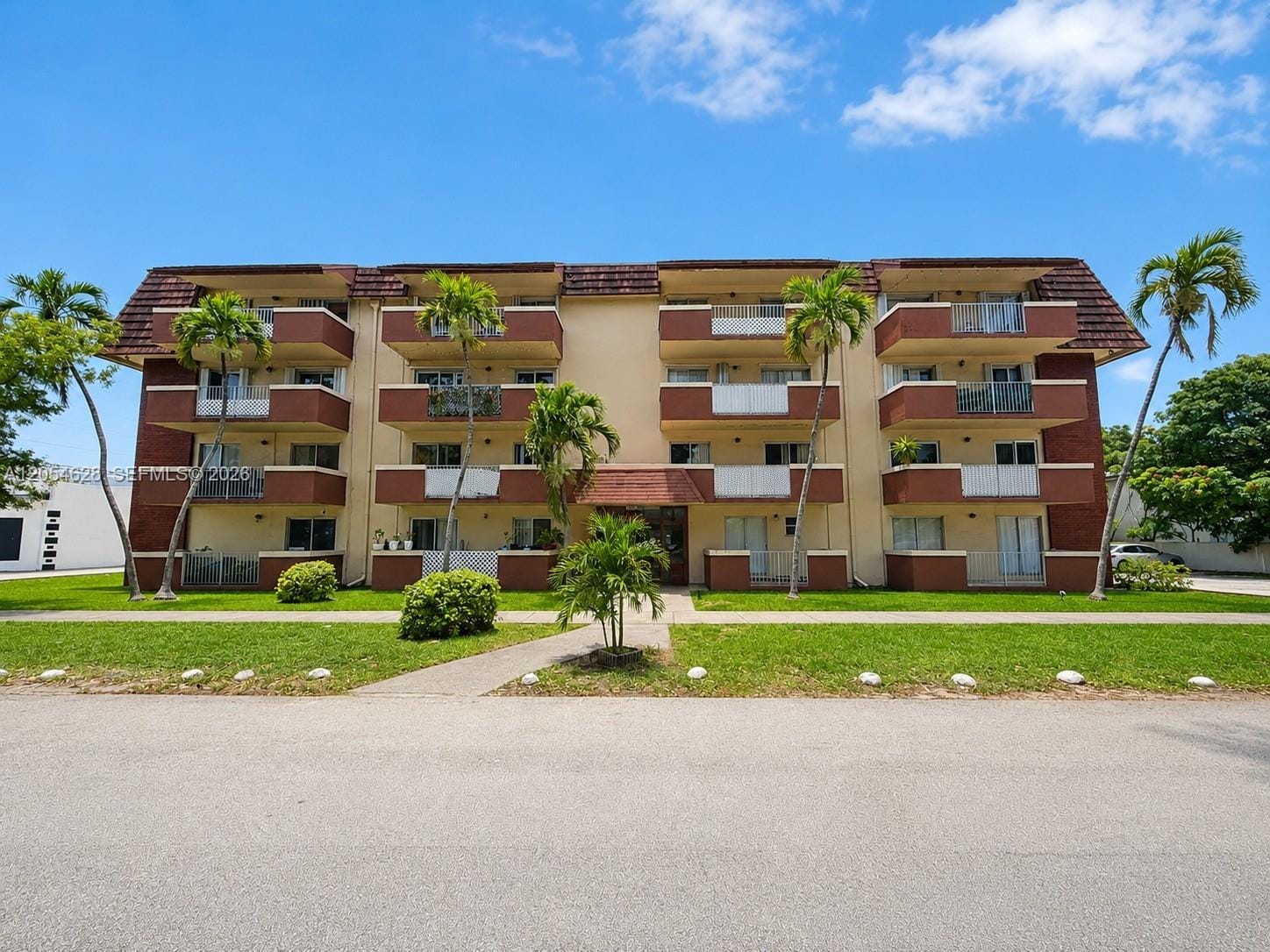 680 Miller Drive W405 — photo 3