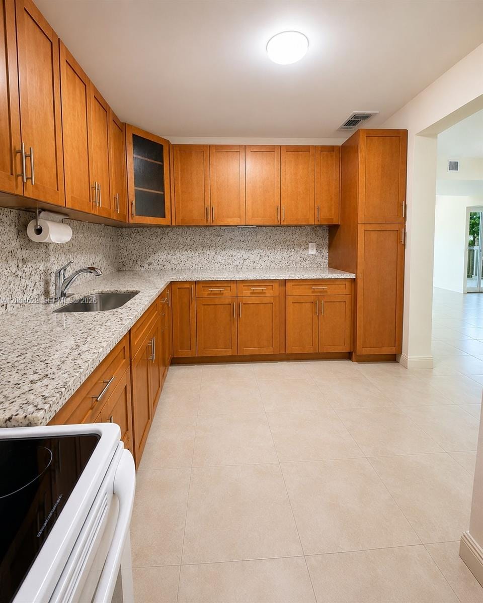 680 Miller Drive W405 — photo 6