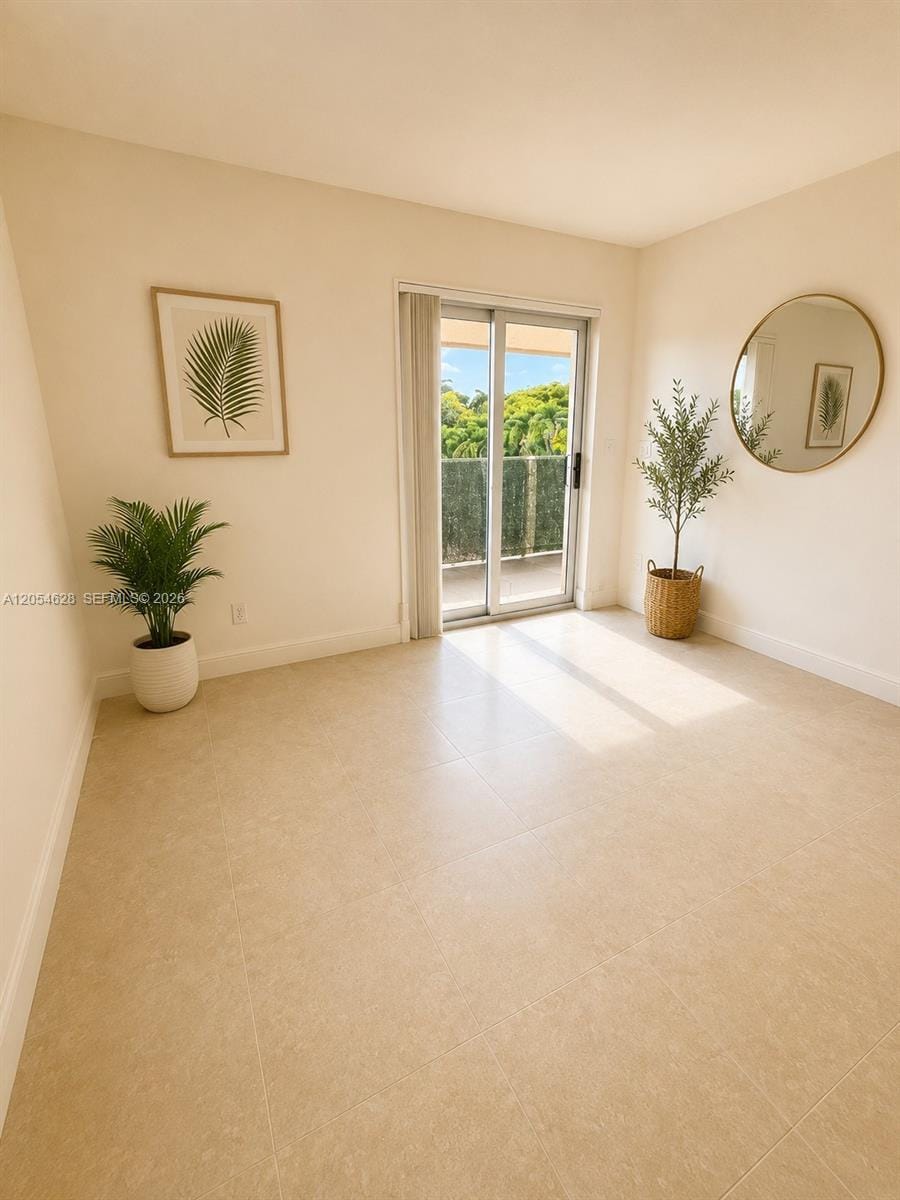 680 Miller Drive W405 — photo 8