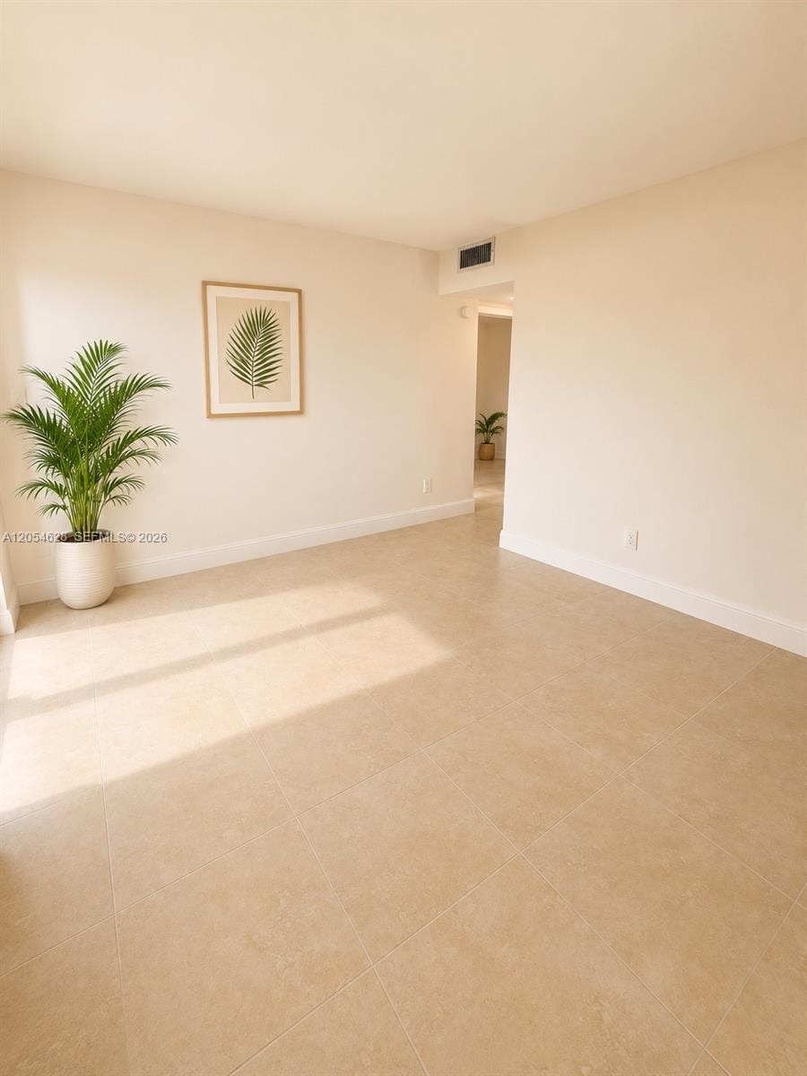 680 Miller Drive W405 — photo 9