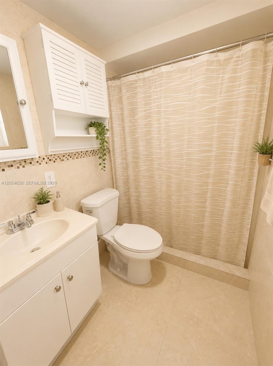680 Miller Drive W405 — photo 10