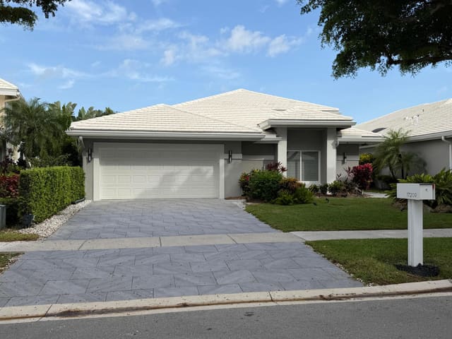 17209 HUNTINGTON PARK Way, sold in Huntington Polo Club, Boca Raton, FL