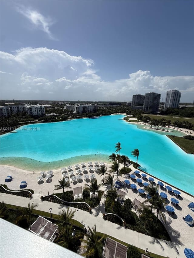 2411 Laguna Circle 910, Miami, FL 33181