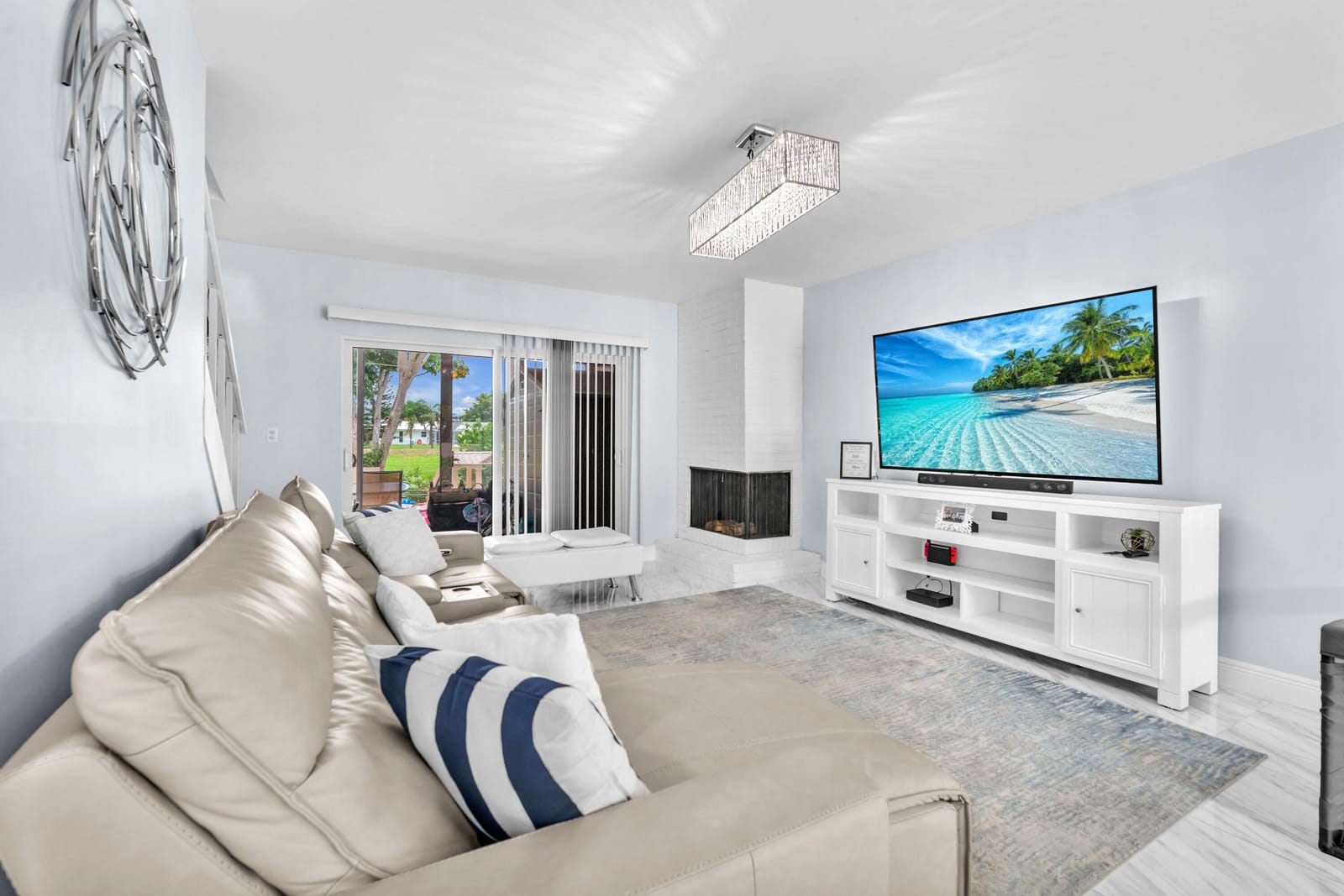 3119 N PALM AIRE Drive 3119 — photo 4