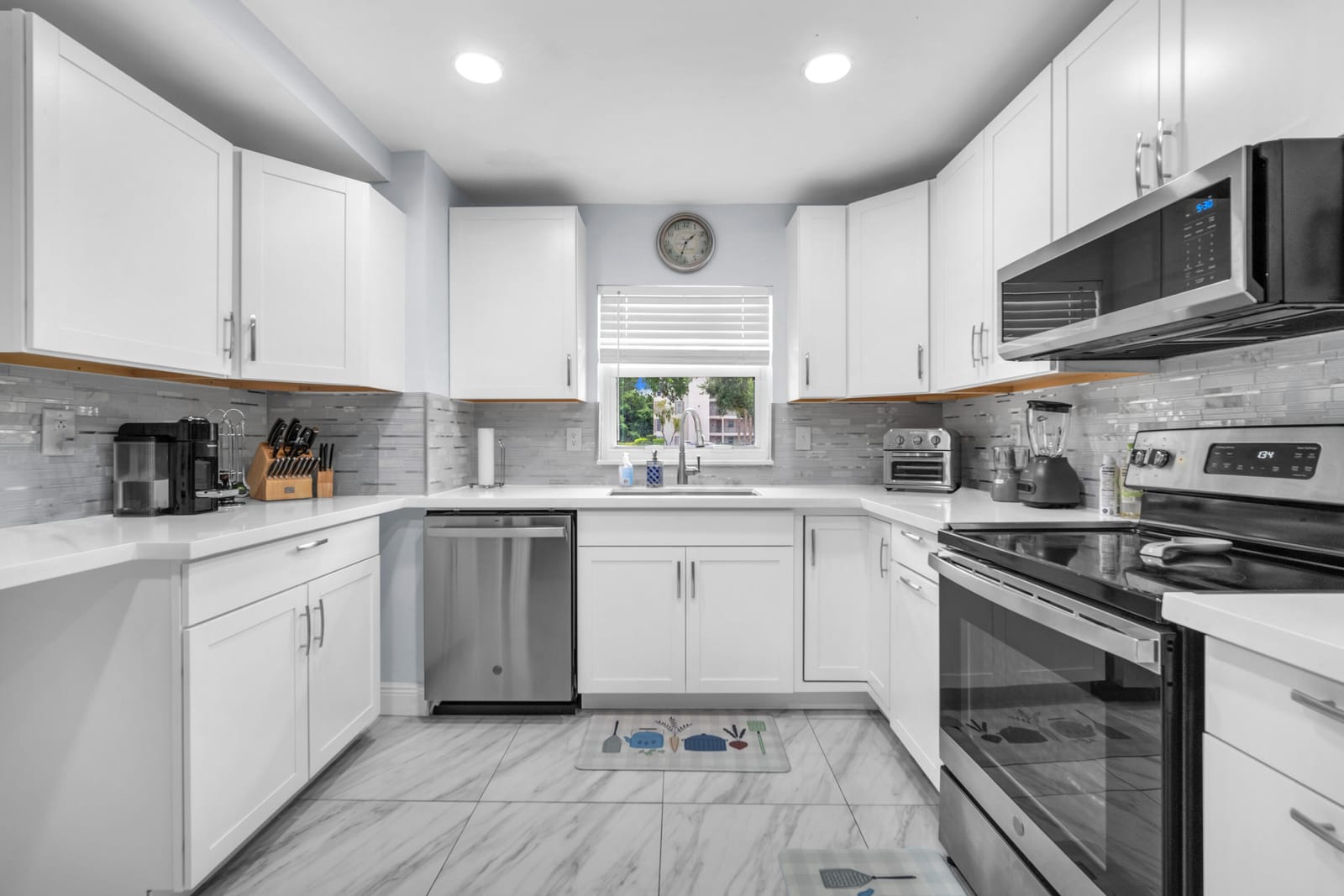 3119 N PALM AIRE Drive 3119 — photo 9