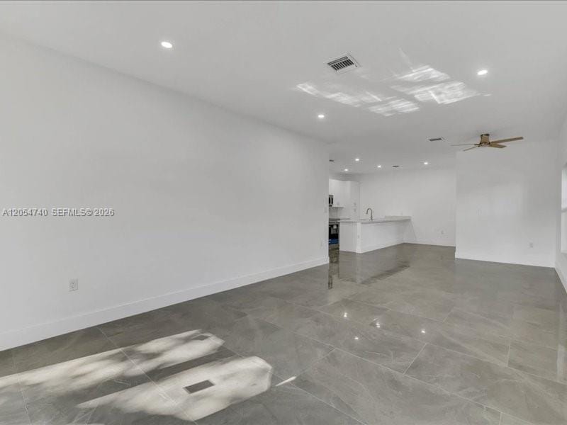 1539 SW 44th Avenue — photo 2