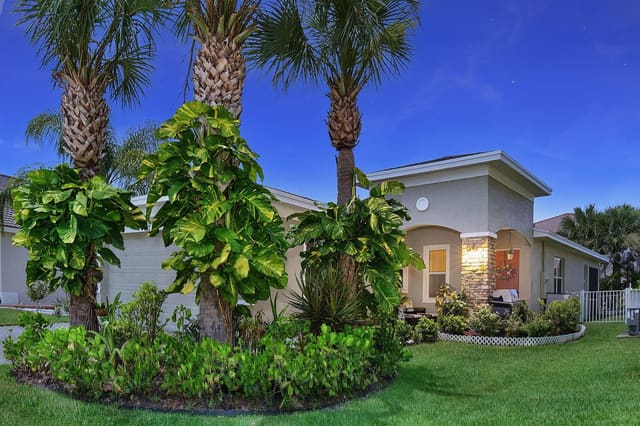 742 NW LEONARDO Circle, Vizcaya Falls, Port St. Lucie, FL
