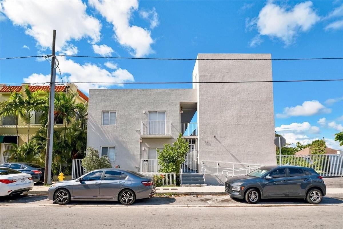 750 SW 2nd Street 11 — photo 3