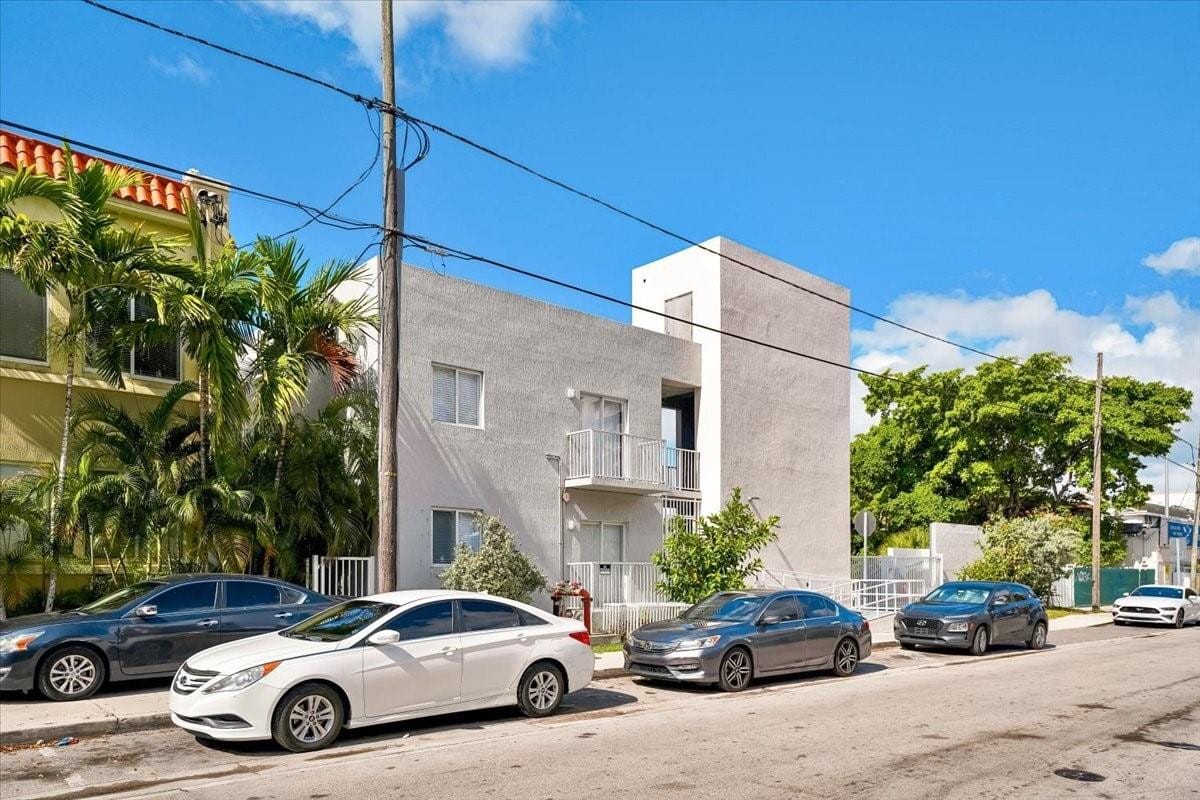 750 SW 2nd Street 11 — photo 4