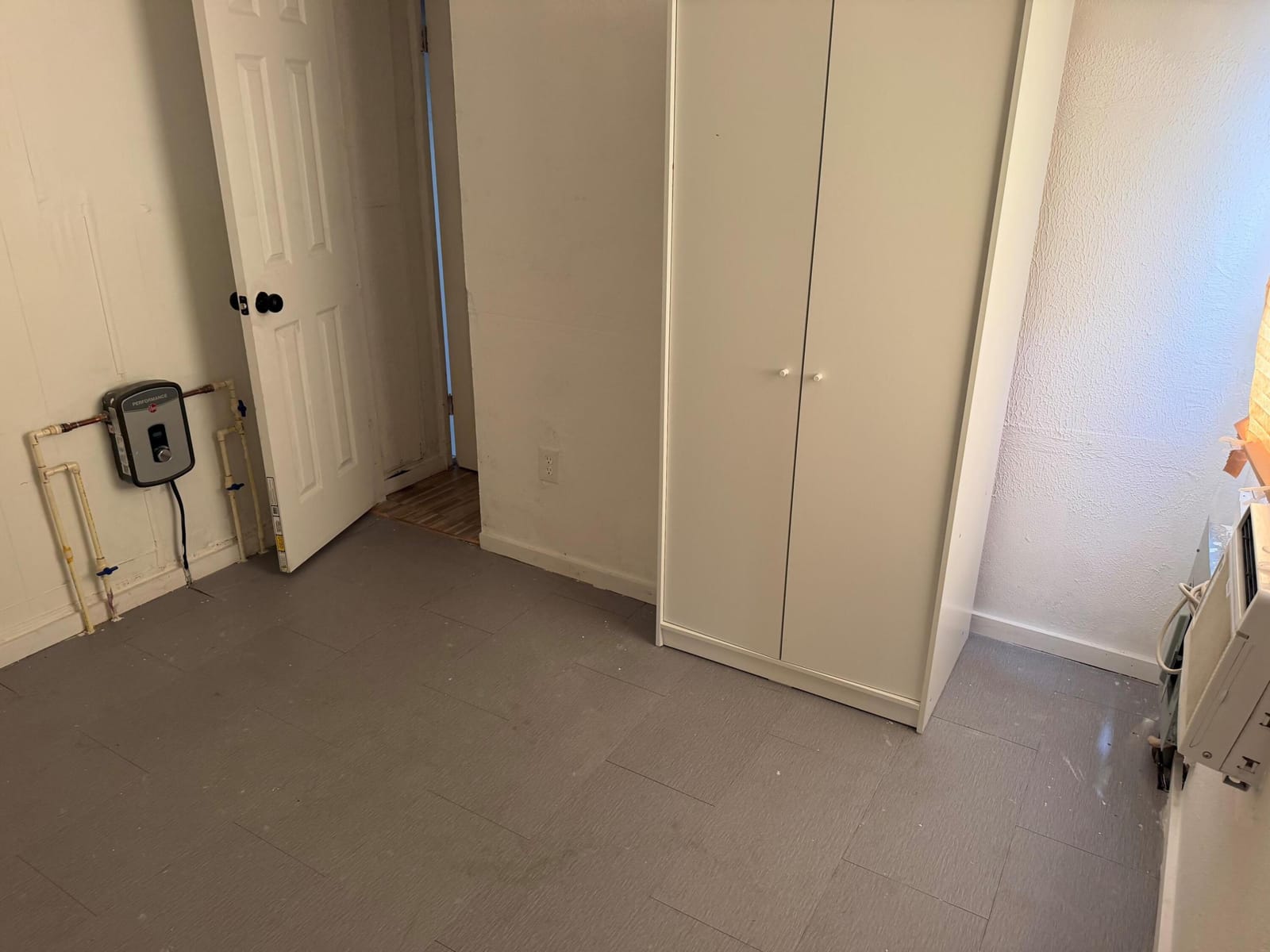 8556 BERKLEY Drive — photo 2