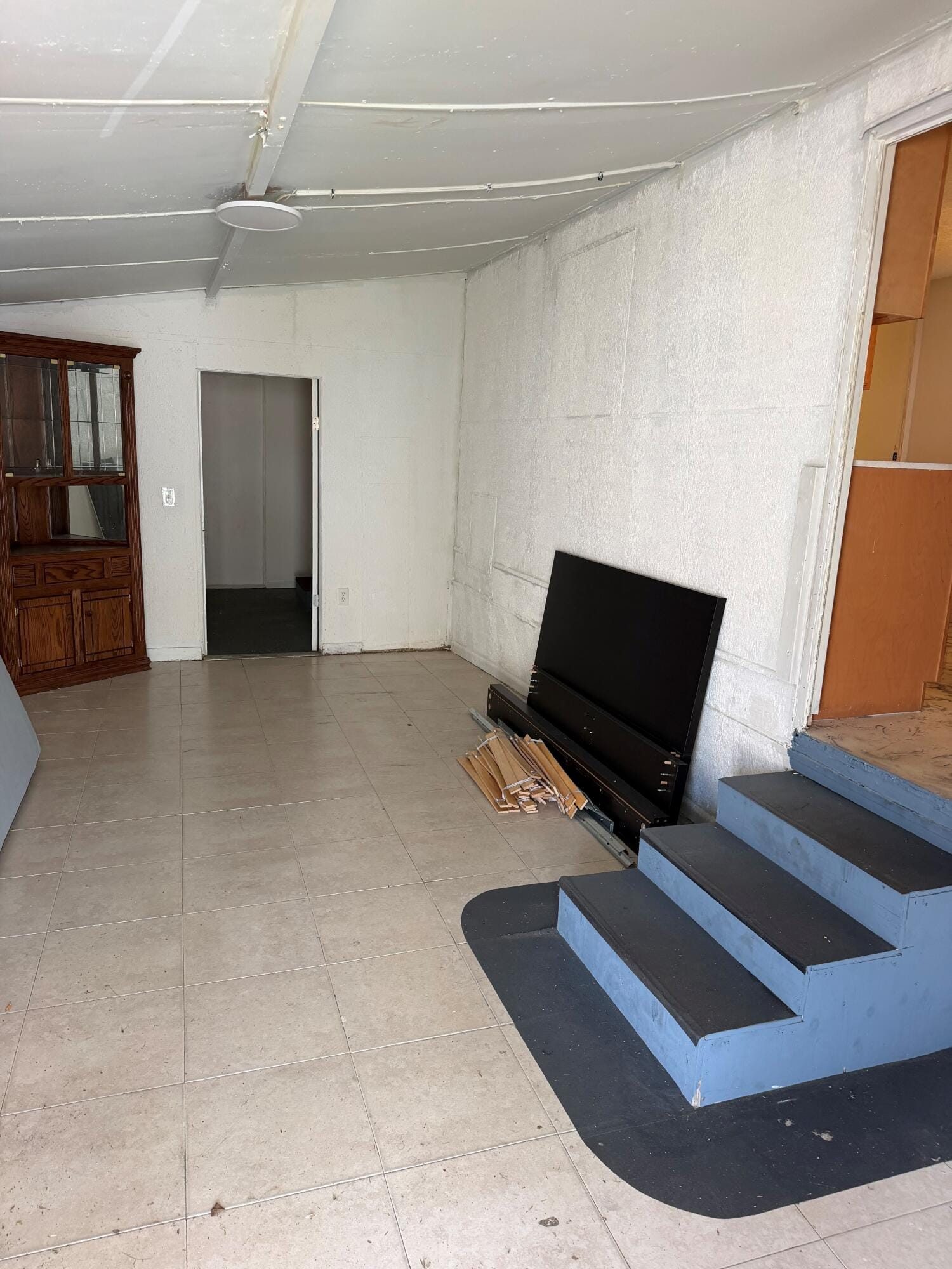 8556 BERKLEY Drive — photo 5
