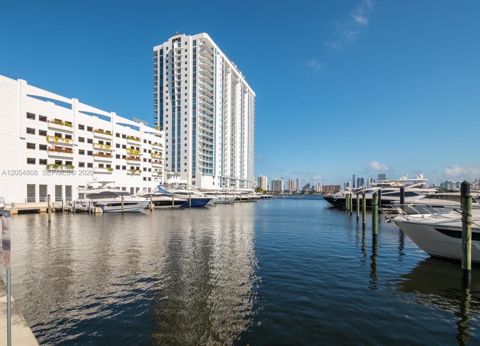 17301 Biscayne Boulevard 1609, North Miami Beach, FL 33160