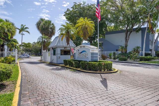 9365 Fontainebleau Boulevard E205, Miami, FL 33172