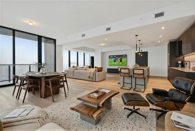 20 NE 11th 4703, Elleven Hotel Residences, Miami, FL