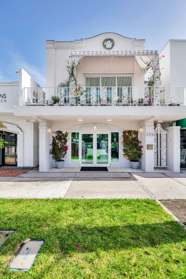 255 Royal Poinciana Way, Palm Beach, FL 33480