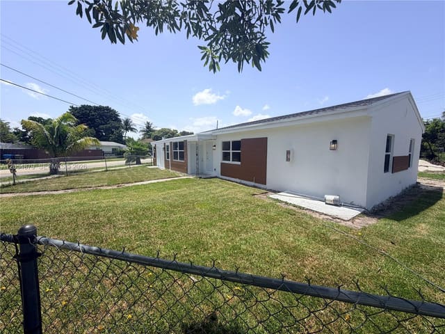 43 Williams Road 3, West Park, FL 33023