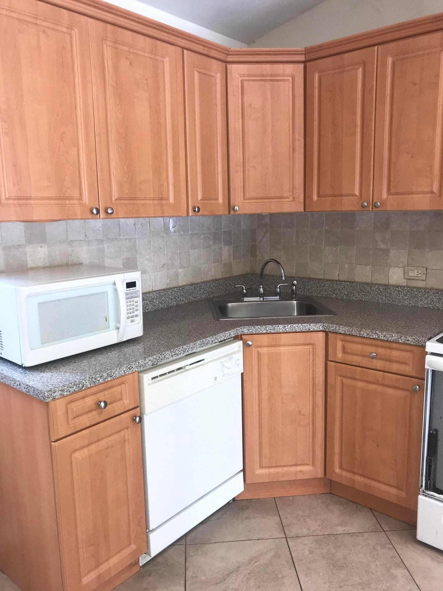 845 NW 98th Avenue, Plantation, FL 33324 photo 4