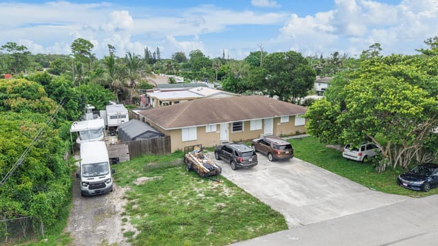 5735 Kumquat Road, West Palm Beach, FL 33413