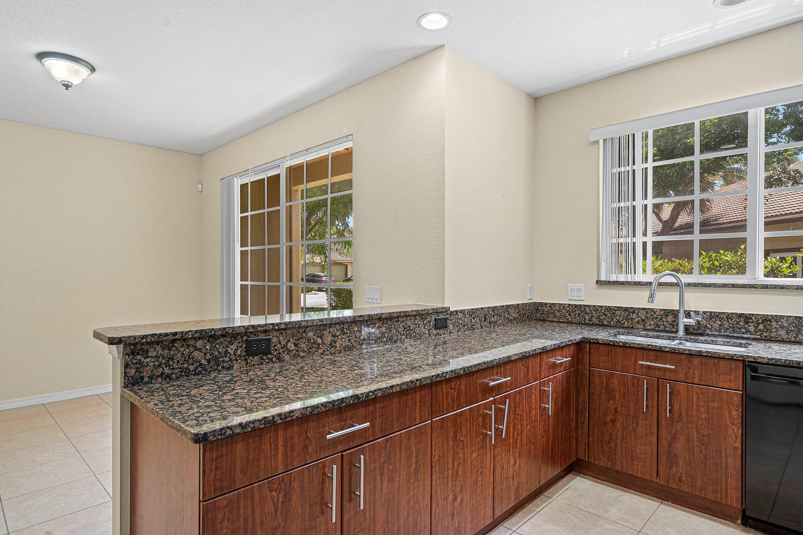6272 S MILITARY Trail 203, Lake Worth, FL 33463 photo 13